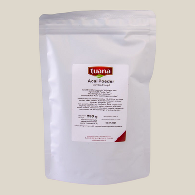 TuanaShop BV biologisch gevriesdroogd acai poeder in een witte hersluitbare verpakking van 250 gram