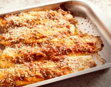 Gegrilde zeebaars met chilisaus en sesamzaad
