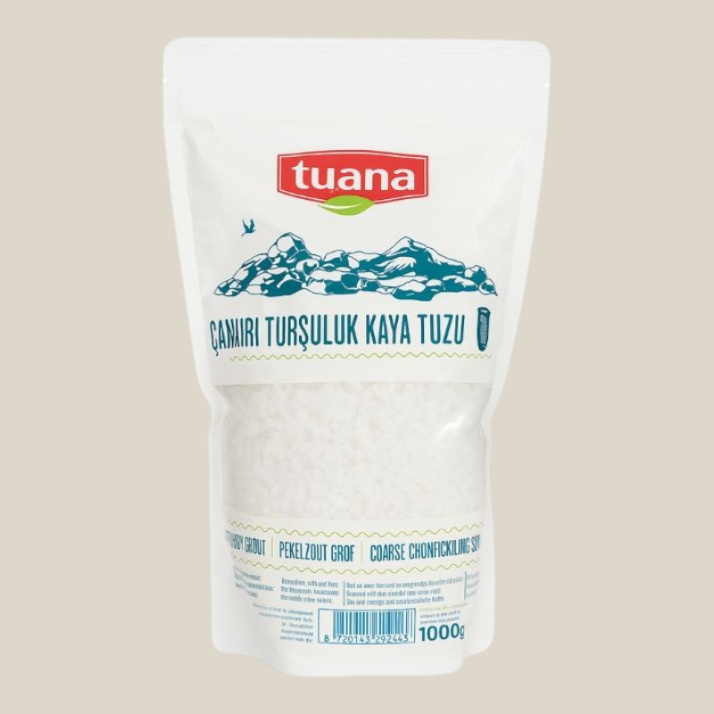 TuanaShop BV grof pekelzout uit Çankırı in een verpakking van 1kg voor het inleggen van groenten en fermentatie.