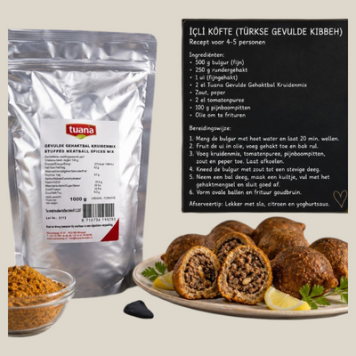 TuanaShop BV gevulde gehaktbal kruidenmix in zilveren verpakking naast een bord met traditionele Turkse icli kofte