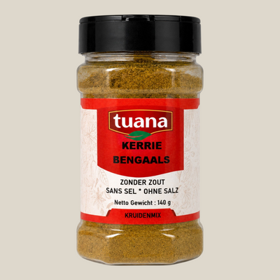 TuanaShop BV Kerrie Bengaals kruidenmix in een doorzichtige pot met zwarte dop voor curries en stoofgerechten.