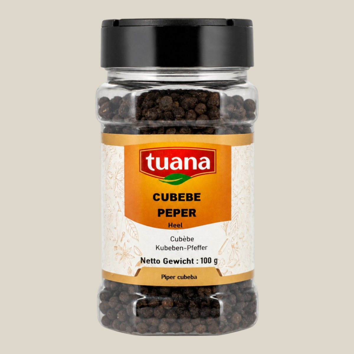 TuanaShop BV pot met hele Cubebe peper bessen, ook wel bekend als staartpeper, in een doorzichtige kruidenverpakking.