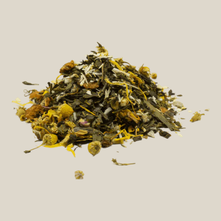 TuanaShop BV Mooie Huid Thee met groene thee, kamille, kokos en rozenblaadjes in een losse melange.