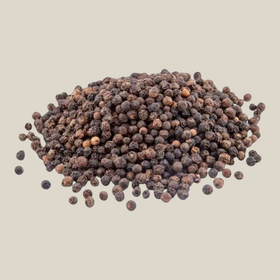 TuanaShop BV hele zwarte peperkorrels met een krachtige en aromatische smaak voor diverse gerechten